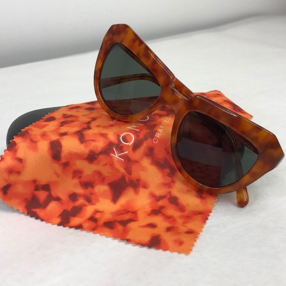 KOMONO Stella Caramel Demi Sunglasses NEW CAT EYE - Picture 5 of 10